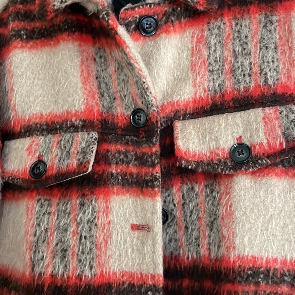 Beautiful shacket - Picture 2 of 3